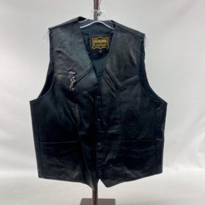 Men's Motorcycle Vest Size 42 Black Leather Front Button Sleeveless with Brooch